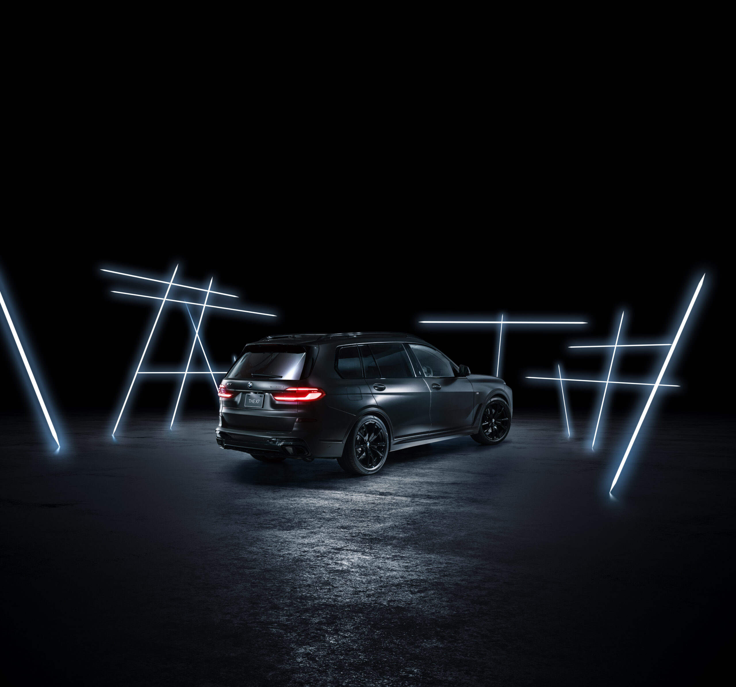 BMW X7 xDrive40d　90台限定車BLACK-α　FROZEN BLACK METALLIC　スカイラウンジパノラマガラス・サンルーフの画像4
