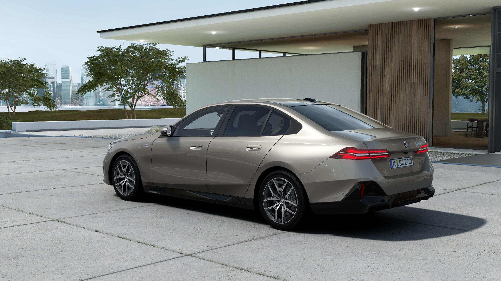 BMW 523i セダン　オキサイド・グレー　M Sport　パノラマガラス・サンルーフの画像1