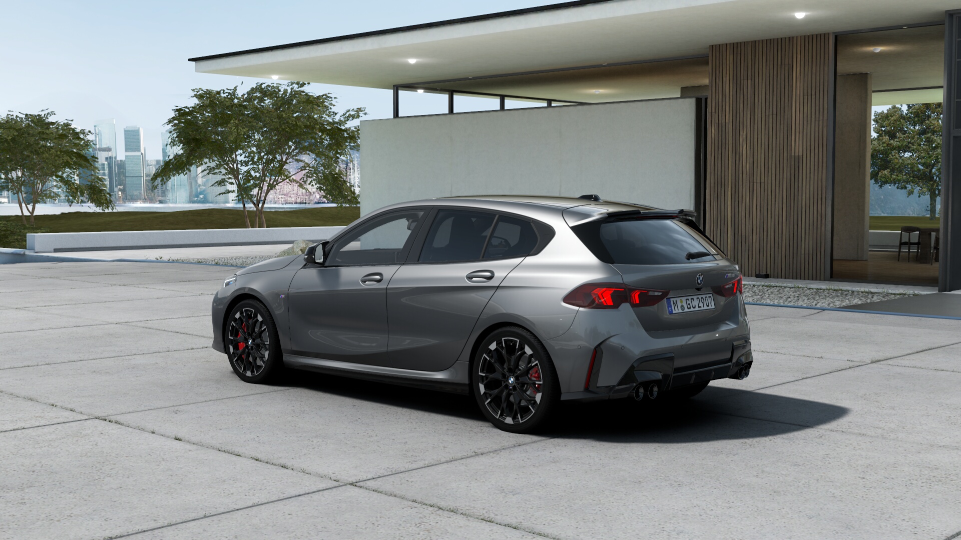BMW M135 xDrive　ブラックルーフ　HiFiスピーカーシステム harman/kardonの画像1