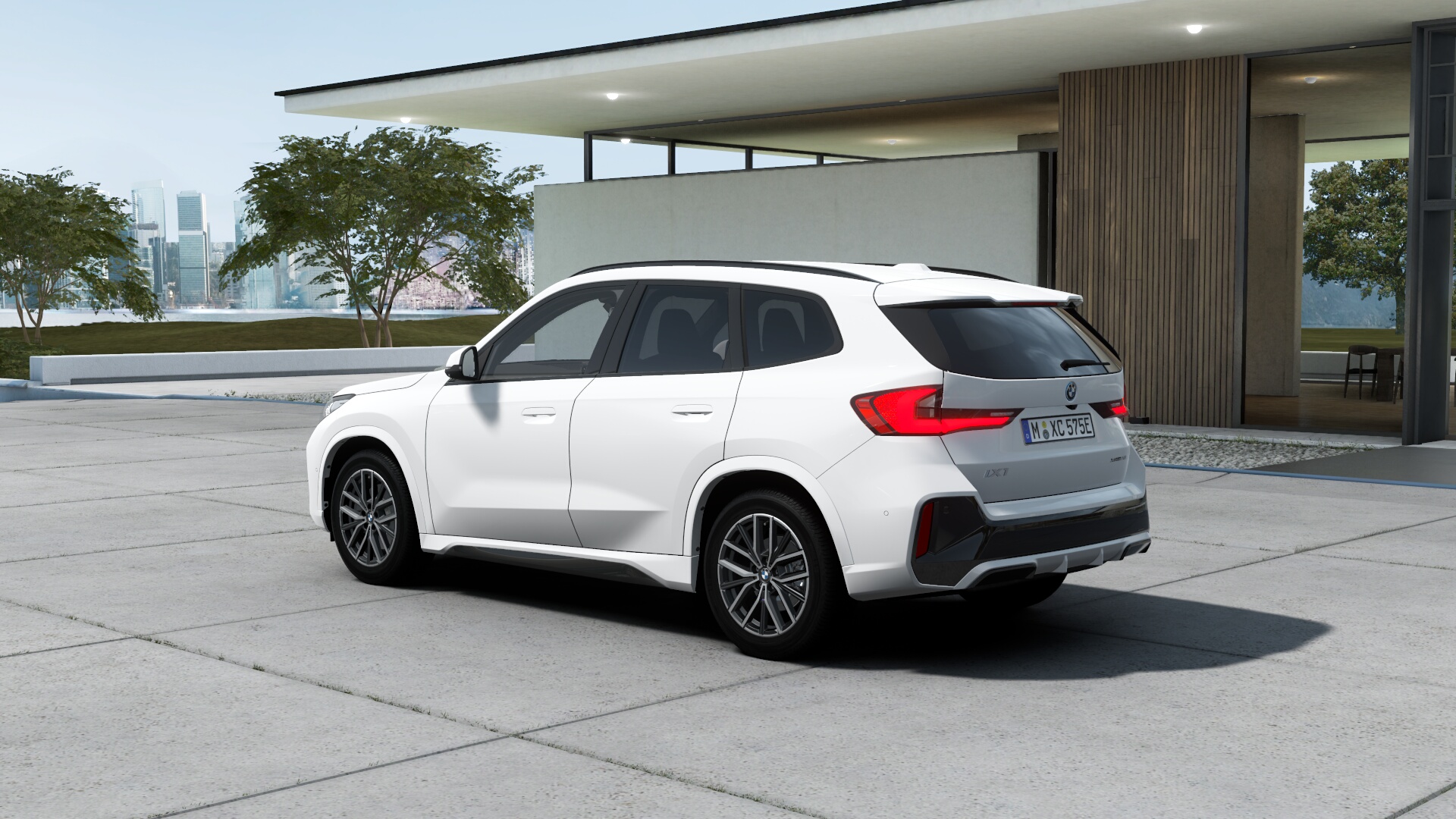 BMW iX1 xDrive30 M Sport アルピン・ホワイトの画像1