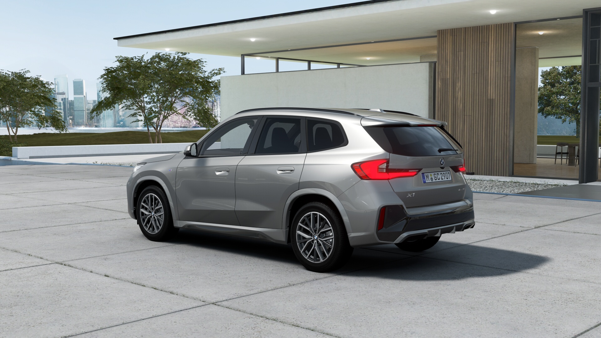 BMW X1 sDrive18i M Sport スペースシルバーの画像1