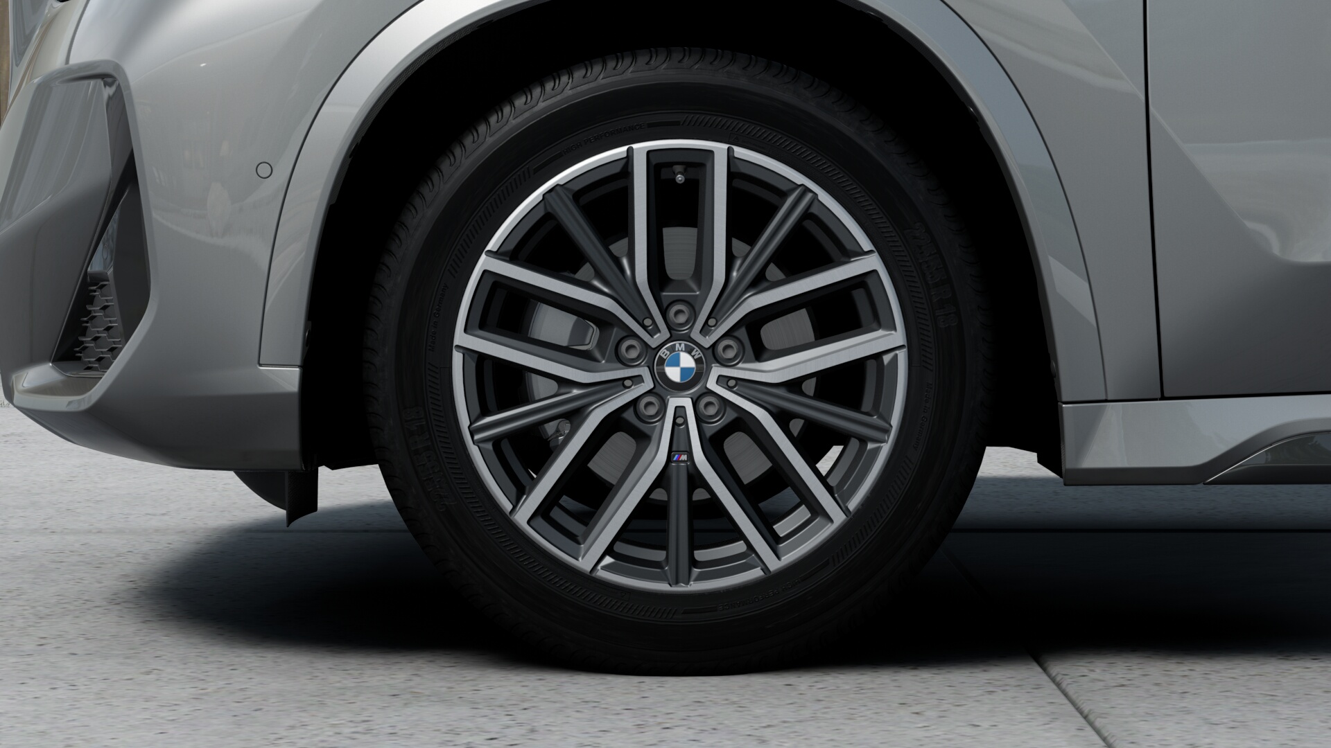 BMW X1 sDrive18i M Sport スペースシルバーの画像3